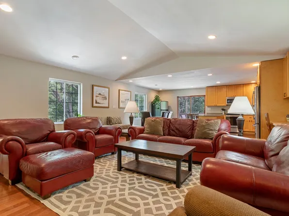 709 Plymouth Rd #2, Hopkins, MN 55305