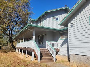 6710 Tunnel Loop Rd, Grants Pass, OR 97526