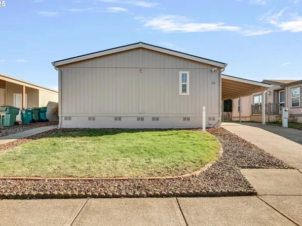 1000 S McKern Ct #20, Newberg, OR 97132