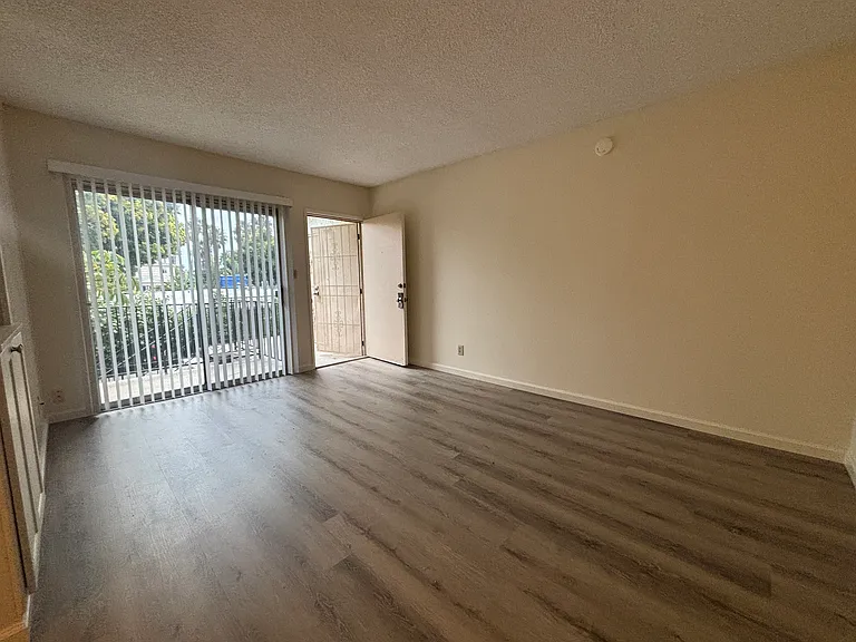 1264 Reed Ave #5 — Photo 3