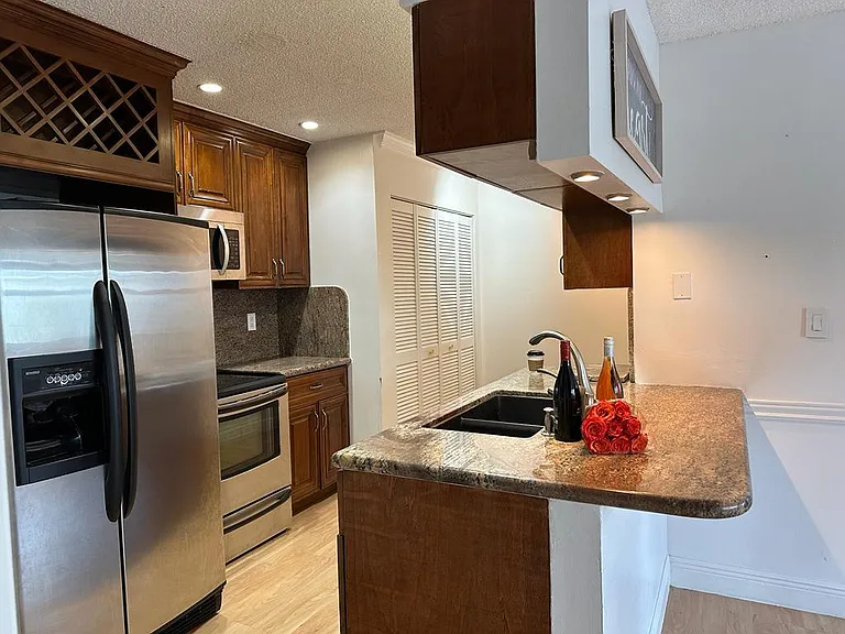 17500 NW 67th Ct #19-K — Photo 2