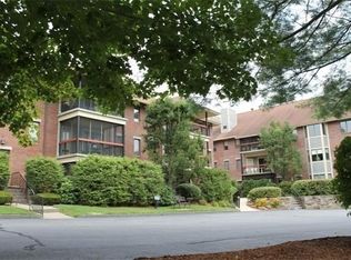 770 Salisbury St APT 523, Worcester, MA 01609