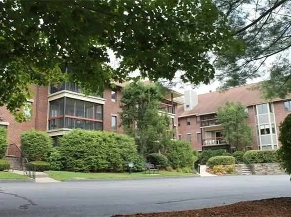 770 Salisbury St APT 523, Worcester, MA 01609