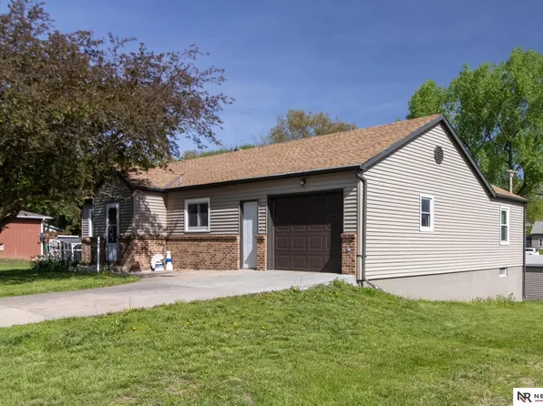 120 W 3rd St, Douglas, NE 68344