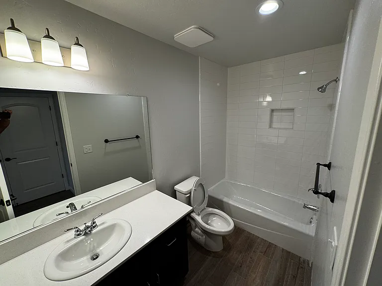 2472 Oakmont Cir #D — Photo 7
