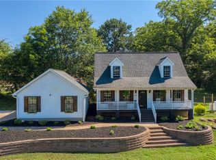 353 Autumn Dr, Pickens, SC 29671