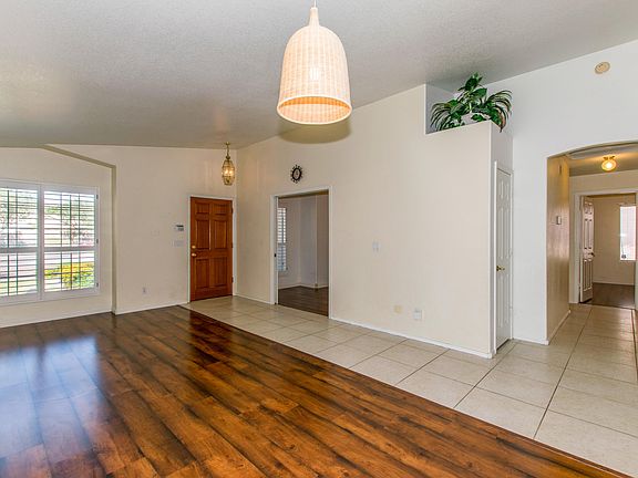 5th image of 2801 E Brookwood Ct