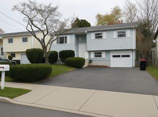 14 Windward Road, Norwalk, CT 06854