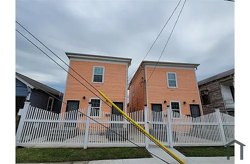 3419 Sealy St #3 Photo 1