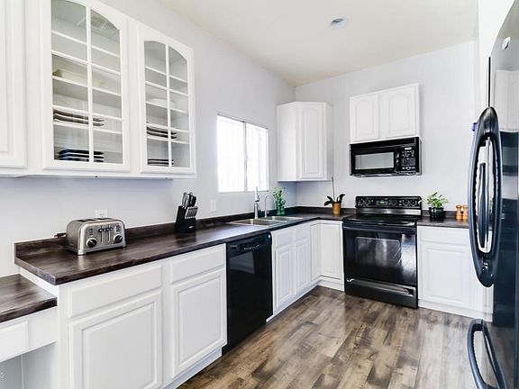 Kitchen7 1428 E Pierce St