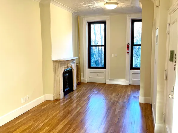 479 9th Street image 1 of 7