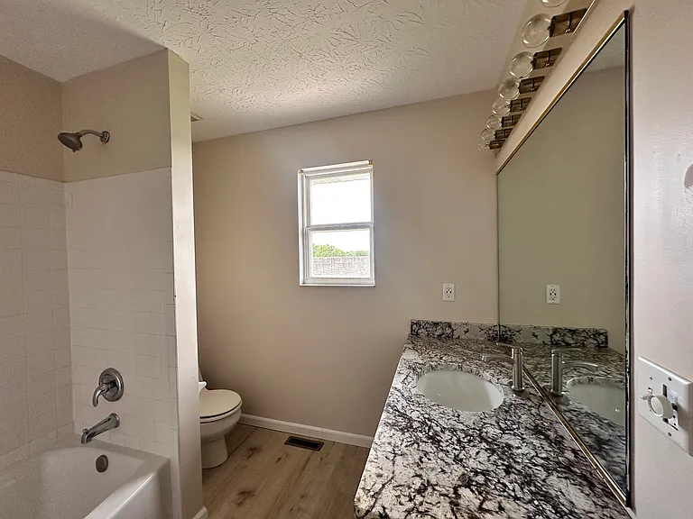 7016 Wembley Ct — Photo 35