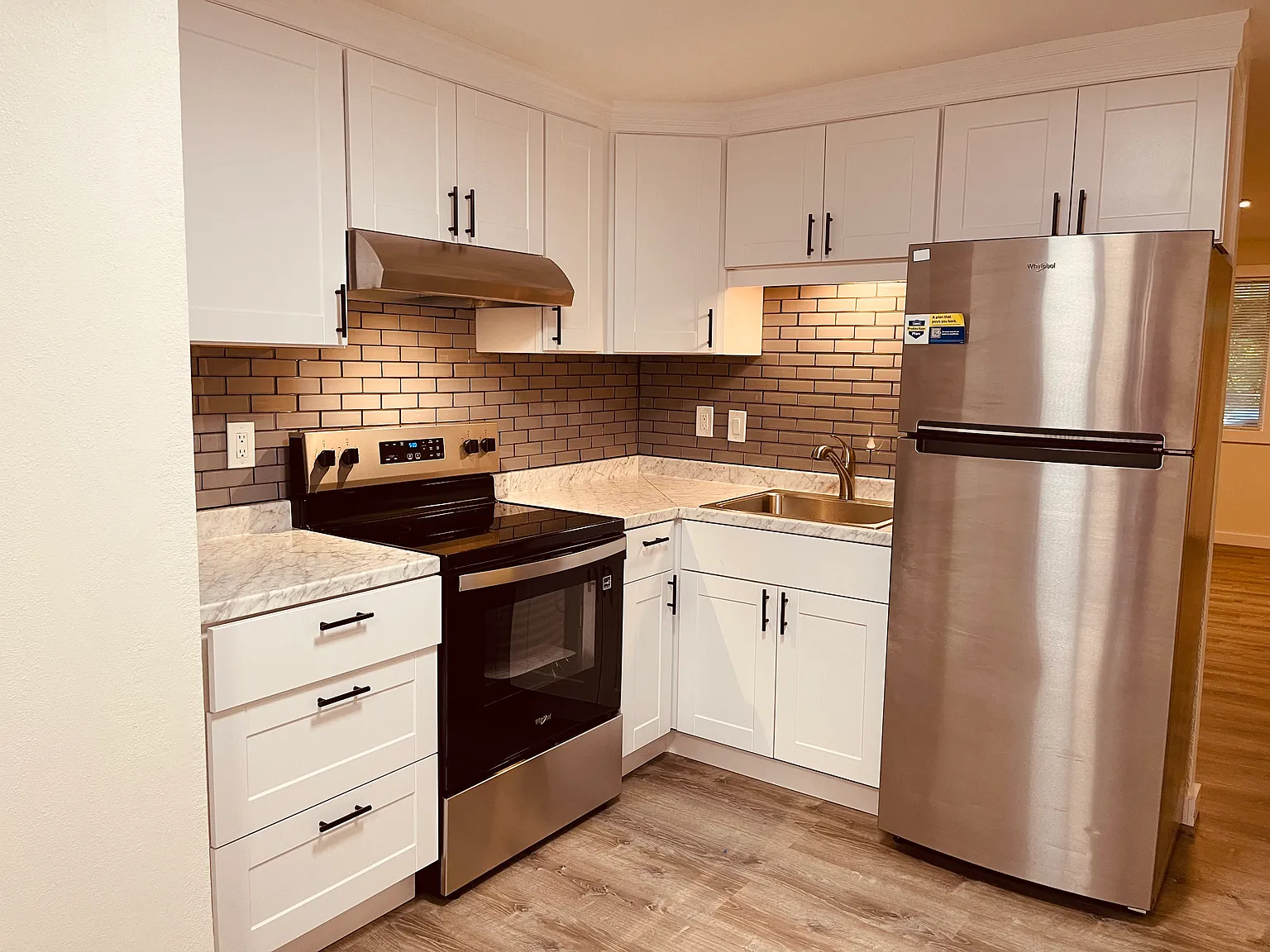 2 bed, 900 sqft, $2,300 — Photo 2