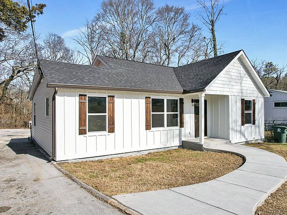 2nd image of 3209 Hillwood Dr