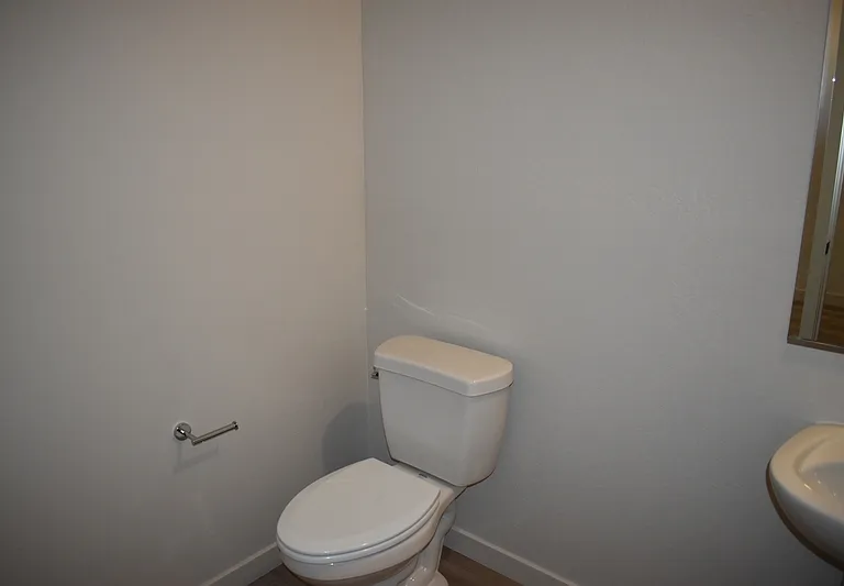 4624 Athena Dr — Photo 16