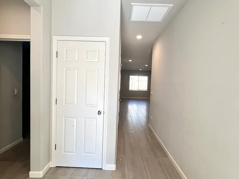 645 Wood Crest Ave — Photo 3
