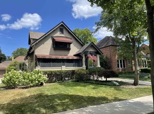 1352 Grayton St, Grosse Pointe Park, MI 48230