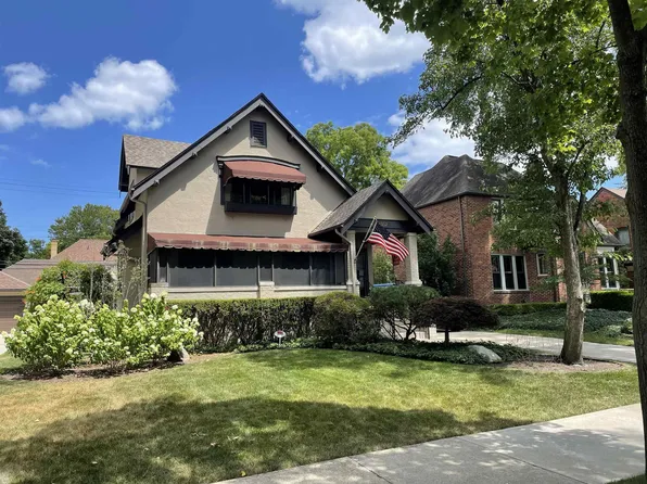 1352 Grayton St, Grosse Pointe Park, MI 48230