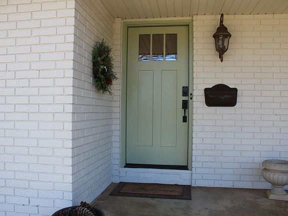 5th image of 2916 S Chantilly Lane