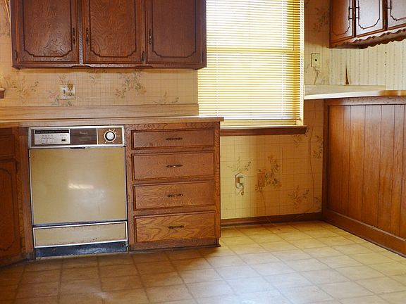 3rd image of 1835 Westminster Pl