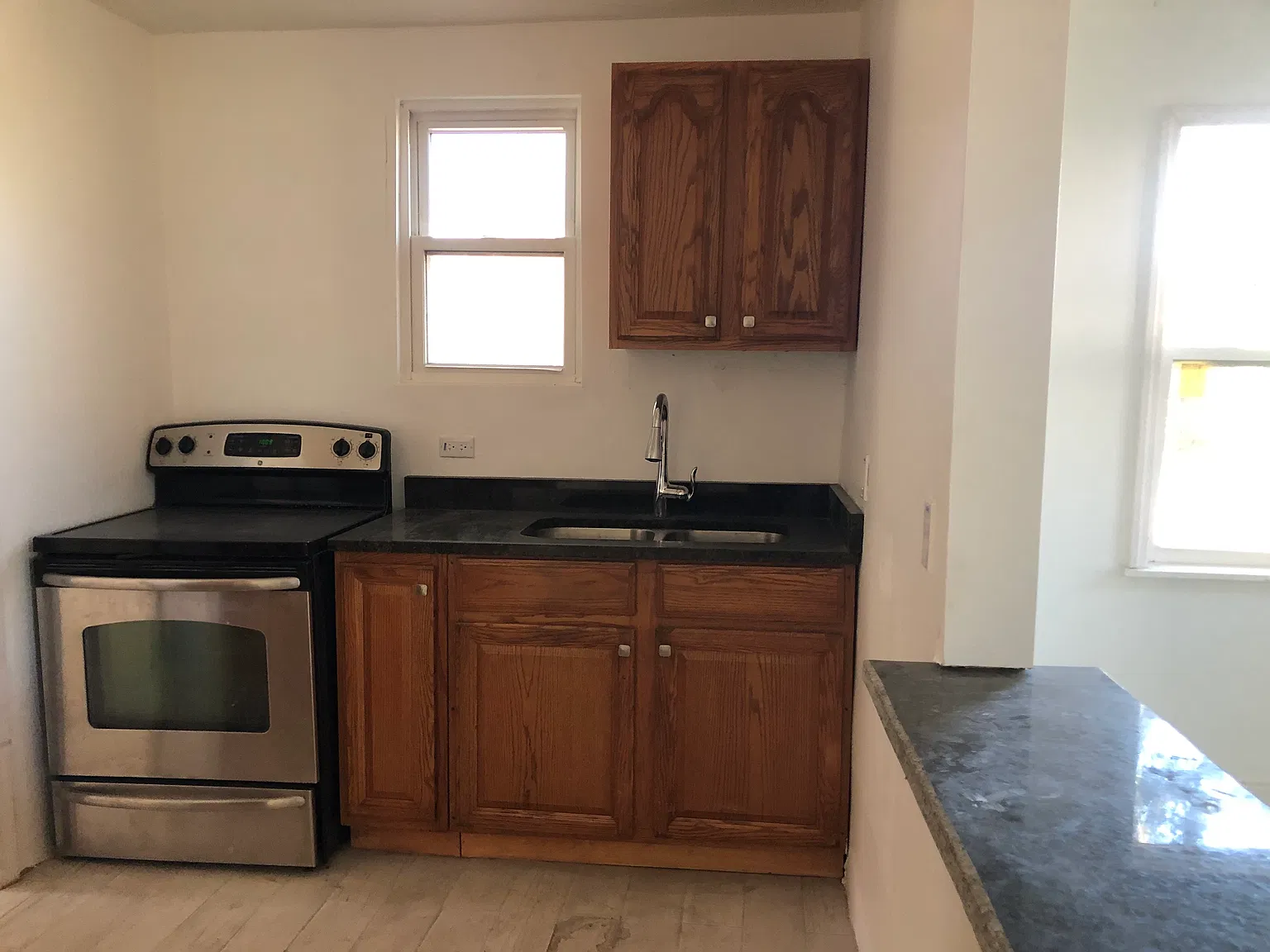 2 bed, 700 sqft, $1,400 — Photo 4