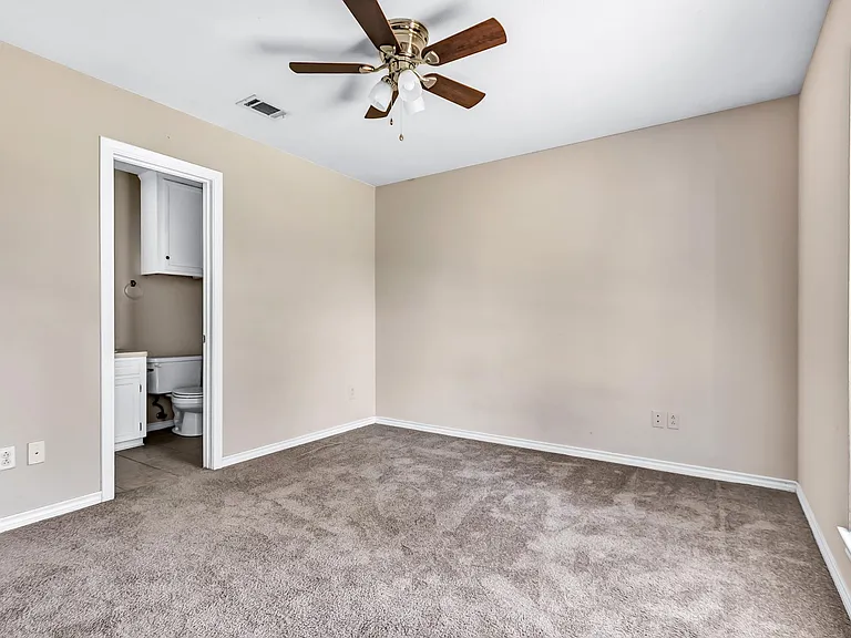 1714 Medina Dr — Photo 13