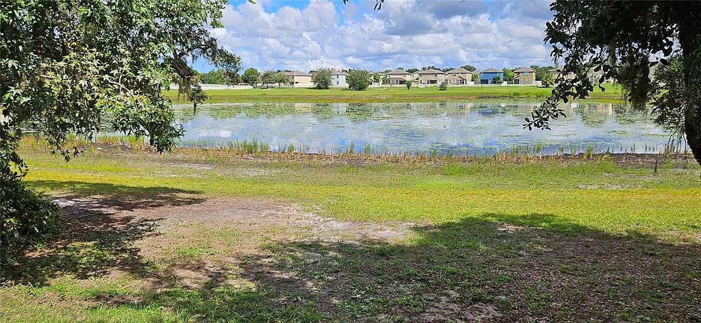 3 bed, 2.0 bath, 1337 sqft, $1,950 — Photo 2