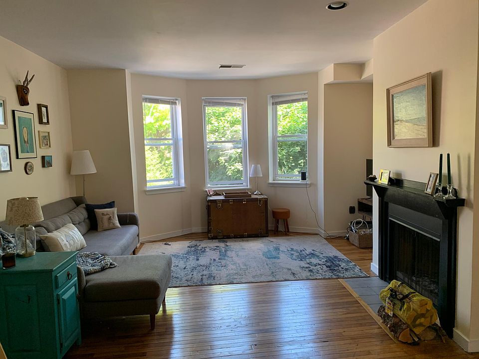 1st image of 826 S 5th St Floor 2
