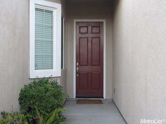 2nd image of 149 Lochness Ct