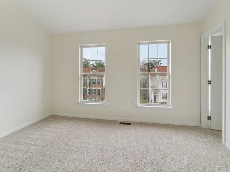 21193 Millwood Sq — Photo 10