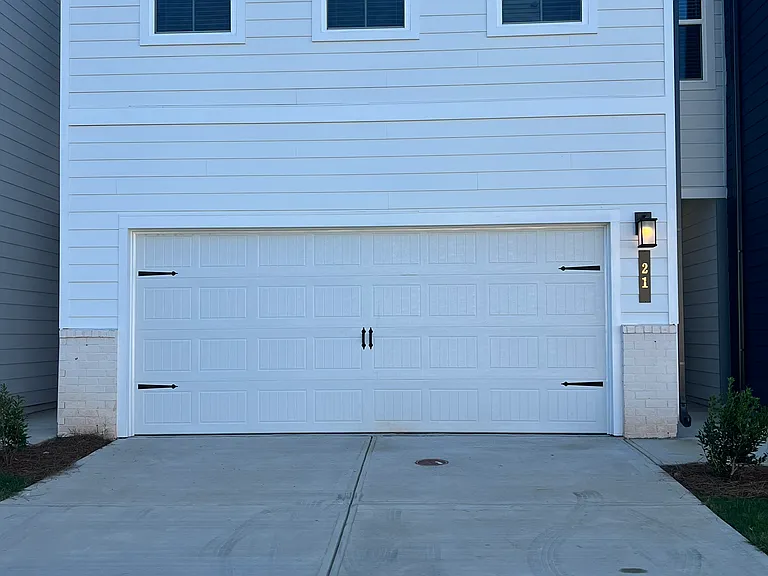 21 Founders Dr — Photo 2