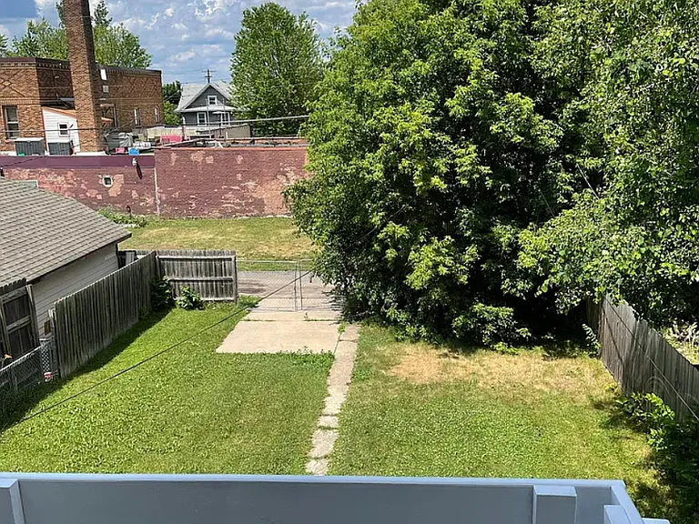 949 Margaret St — Photo 21