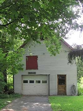 2nd image of 247 W Main St
