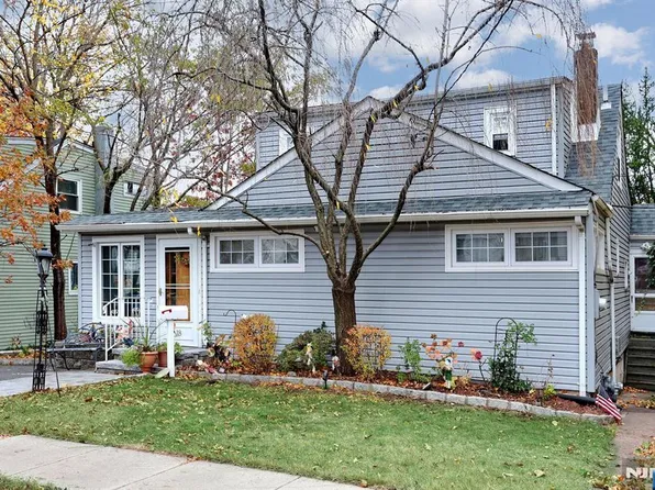 18 Hasbrouck Ave, Hasbrouck Heights, NJ 07604