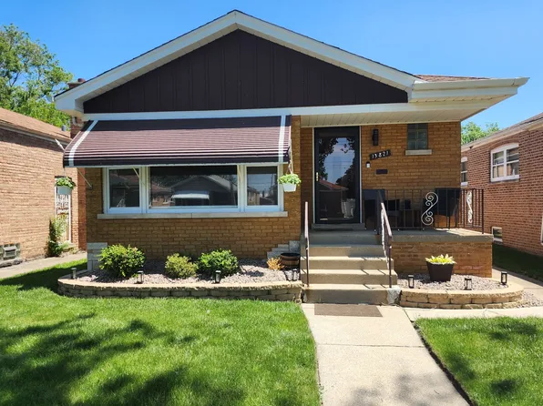 13821 S Tracy Ave, Riverdale, IL 60827