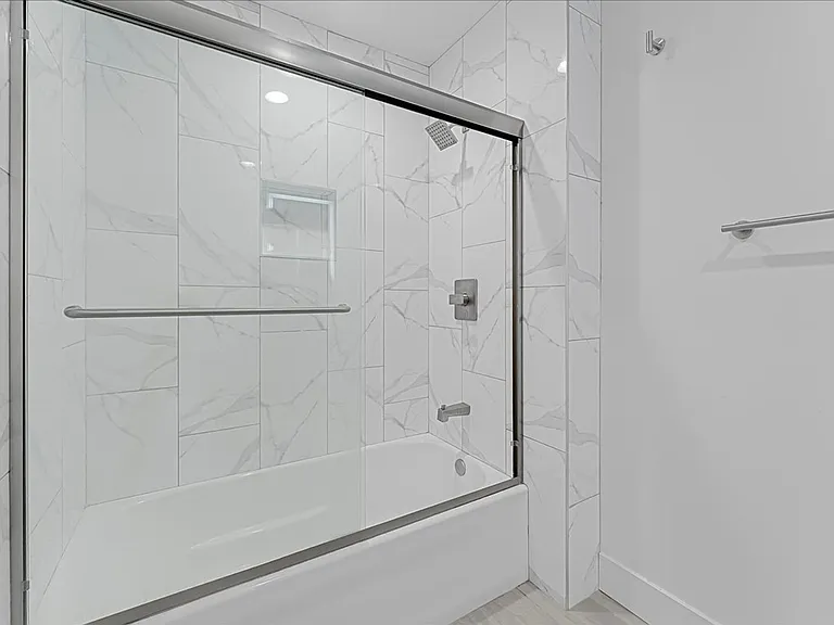 2736 Pomeroy Ave — Photo 9