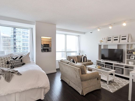 3rd image of 512 N McClurg Ct APT 2702