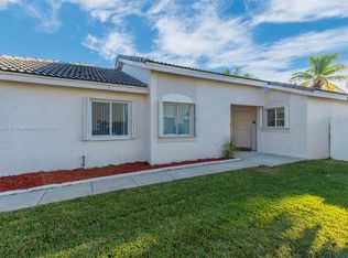 234 SW 180th Ave, Pembroke Pines, FL 33029
