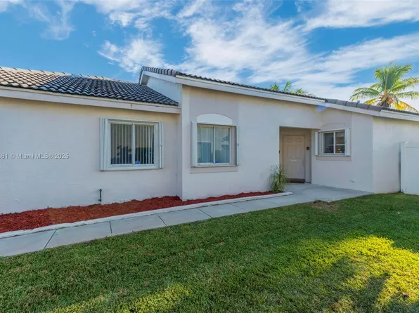 234 SW 180th Ave, Pembroke Pines, FL 33029