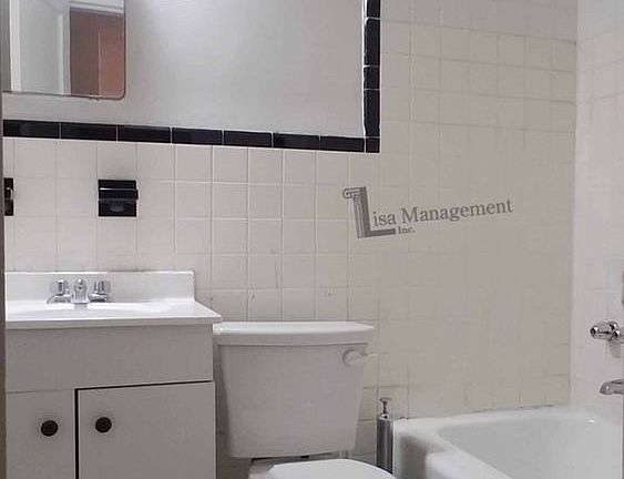 5th image of 336 E 55th St APT 3B