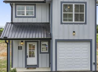 971 Lazy Ln, Pigeon Forge, TN 37863