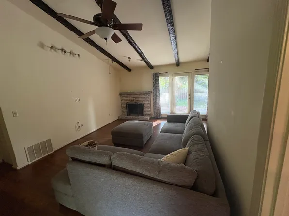 1514 Lake Forest Dr, Charlottesville, VA 22901