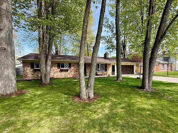 2nd image of 1072 Birch Rd