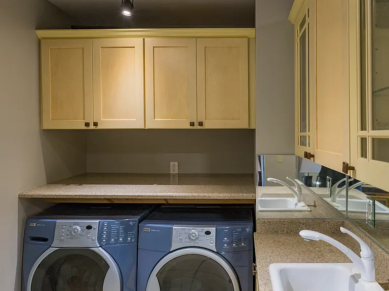 704 Boscobel St — Photo 17