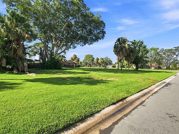 5th image of 4647 VENETIAN BOULEVARD NE LOT 14