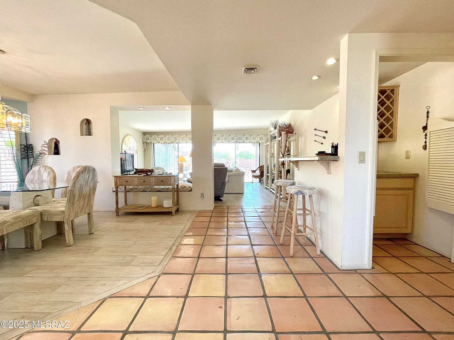 2 bed, 2.0 bath, 2019 sqft, $2,500 — Photo 3