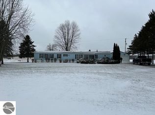 6189 Wildwood Dr, Elwell, MI 48832