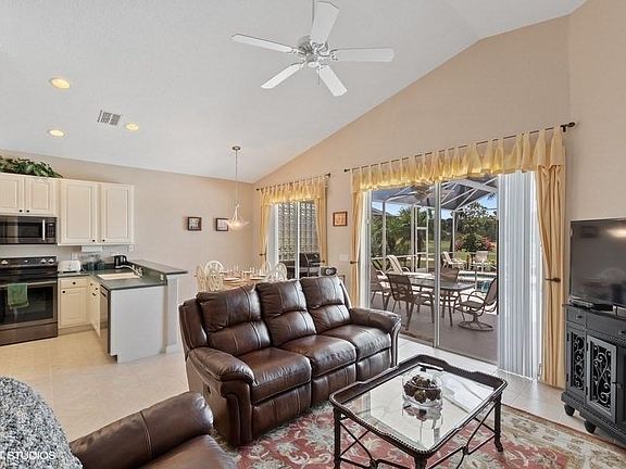 3rd image of 147 Glen Eagle Cir
