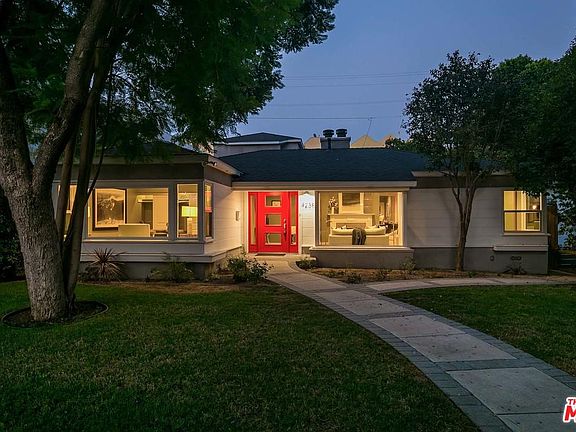 3rd image of 4238 Vantage Ave