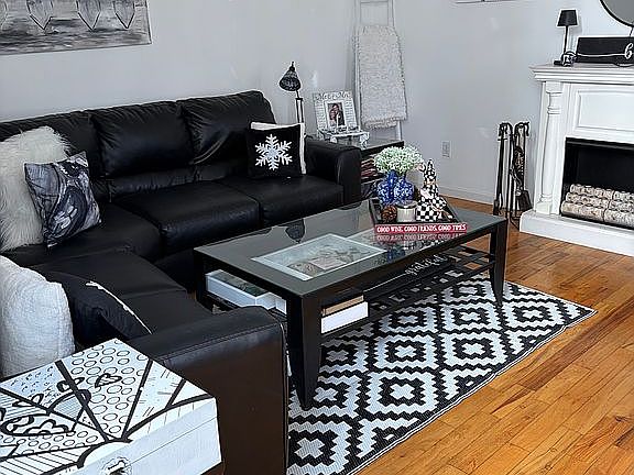 2nd image of 16 Willard Pl